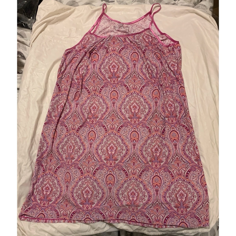 Like New Alfani Intimates M Chemise, Pink Paisley, Sleeveless